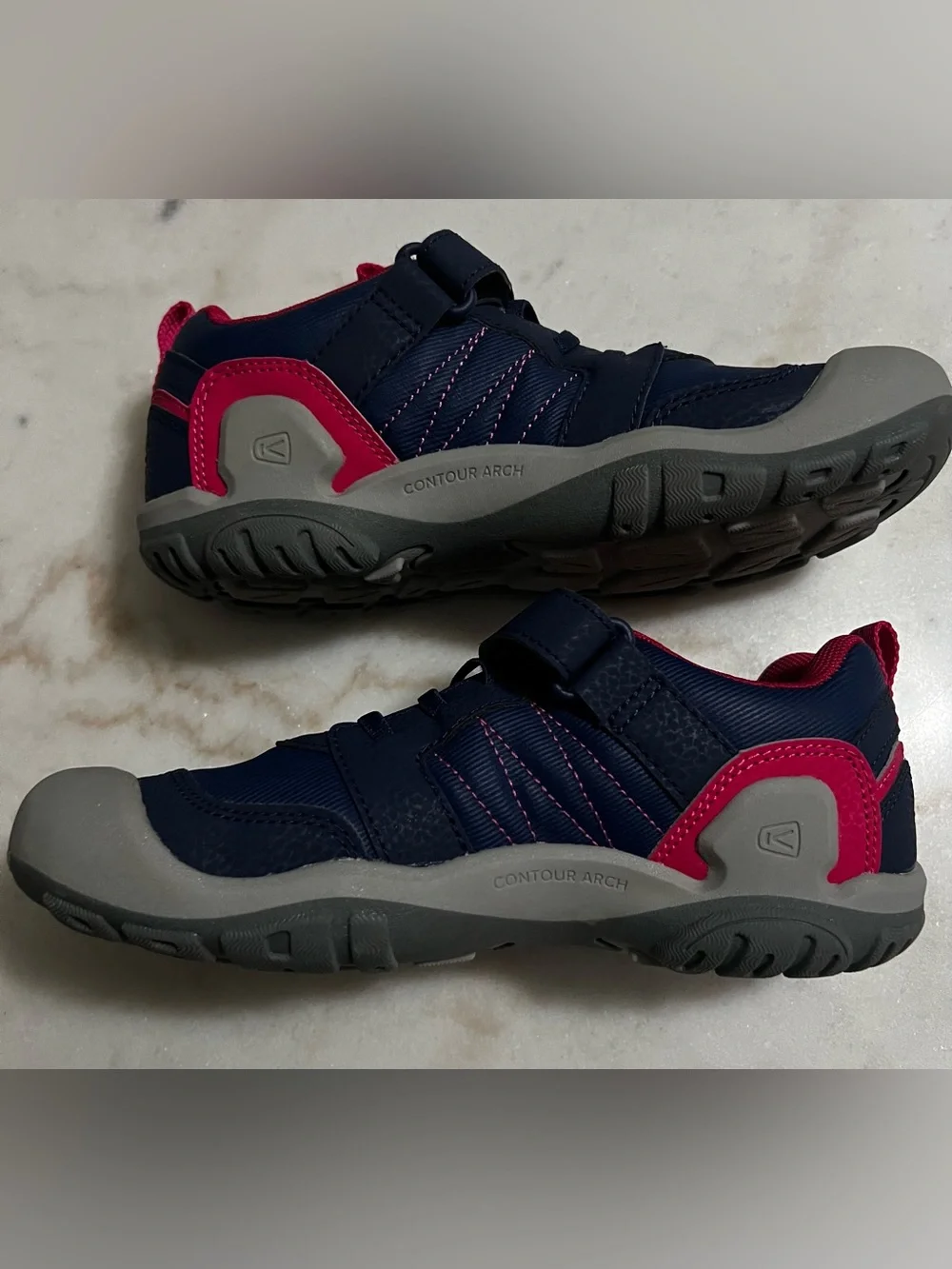 Preowned Keen  Kids Knotch Peak Blue Depths Pink Peacock Sneaker Size 3 EUC